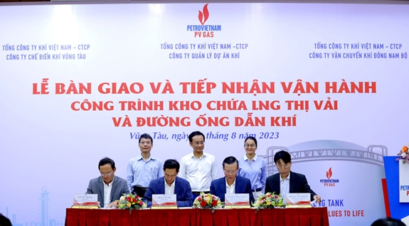 Ký kết bàn giao và tiếp nhận vận hành Kho cảng LNG Thị Vải, đường ống dẫn khí LNG tái hóa Thị Vải - Phú Mỹ 